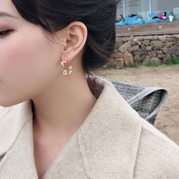LVS-C32EH59--Fashion-Earrings-New-Arrivals-Pearl-Hoop-MInalist-Jewelry-bg
