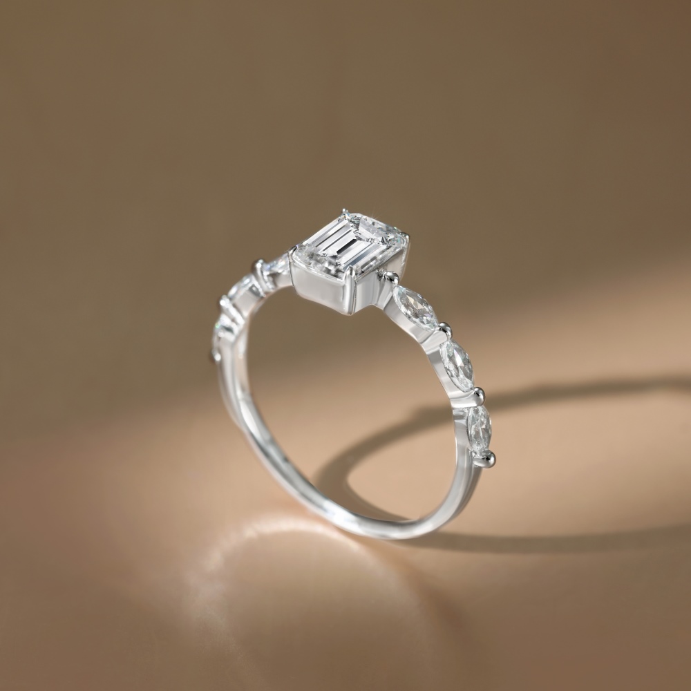 Aria Emerald-cut Solitaire 1ct