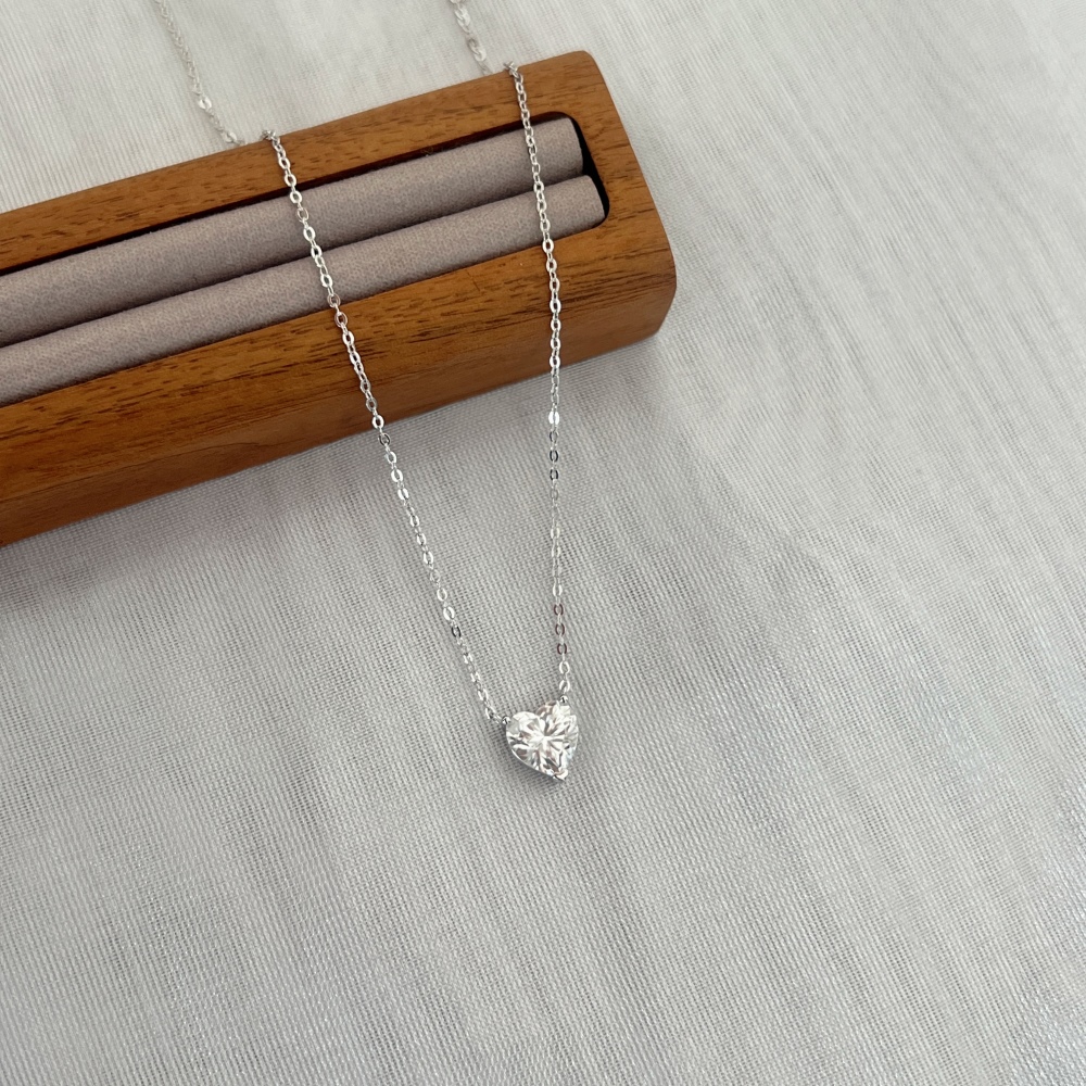 Amara Heart 2ct Moissanite Necklace - Image 4