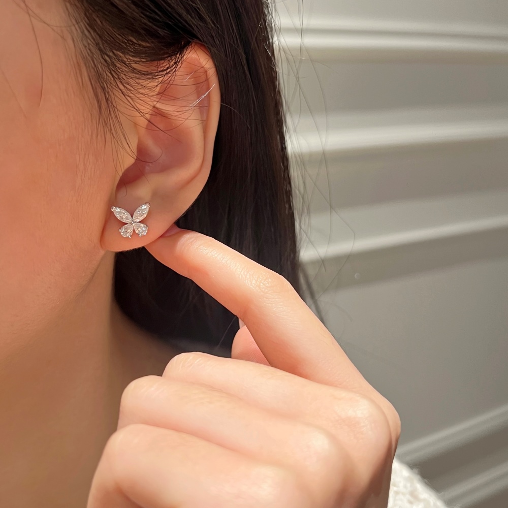 Selena Butterfly 2,4ct Moissanite Stud Earrings